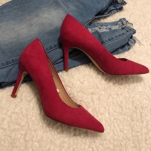 Pink pumps heels
